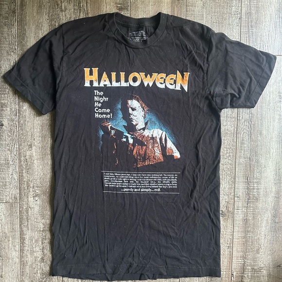 Black Halloween Graphic T-Shirt - Picture 1 of 3
